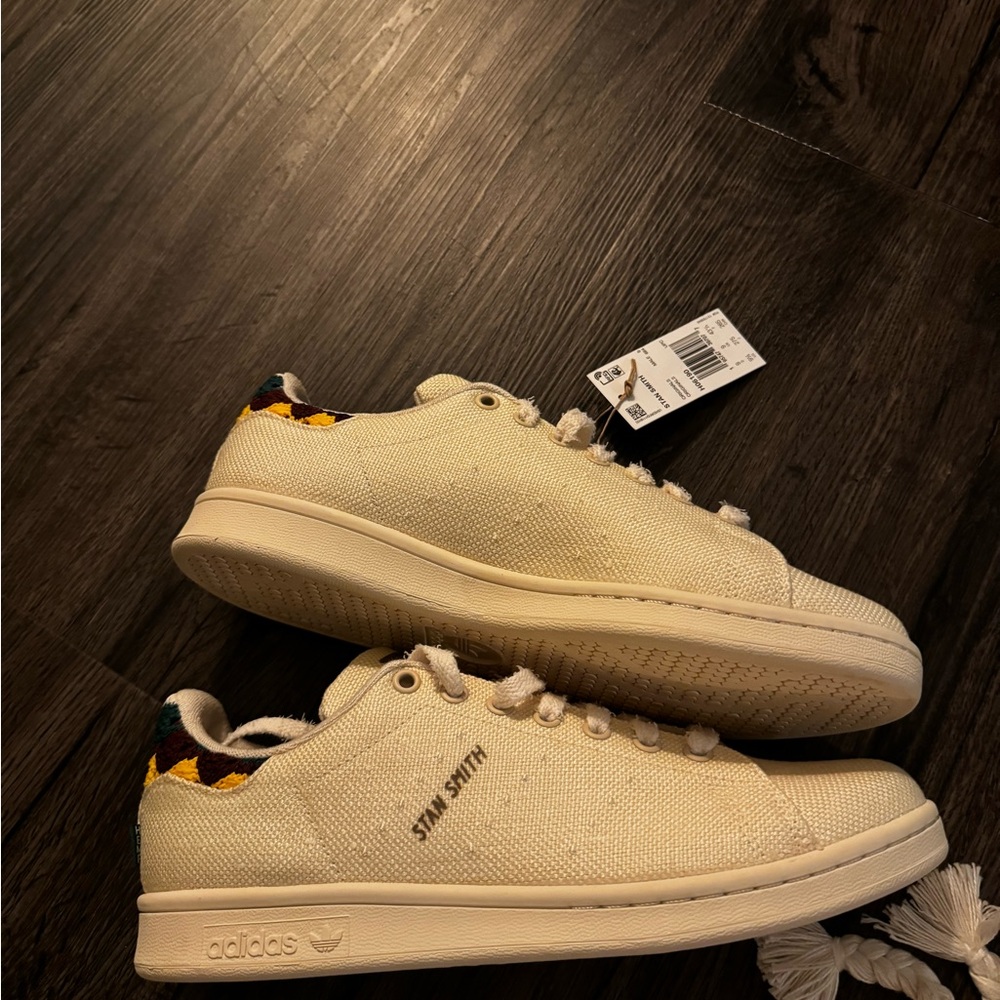 Men’s Adidas Stan Smith Hemp Material shoes (size 9.5)